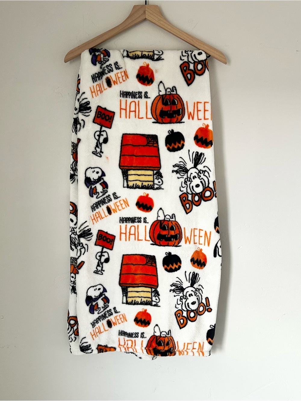 Peanuts Snoopy Spooky Halloween Throw Blanket